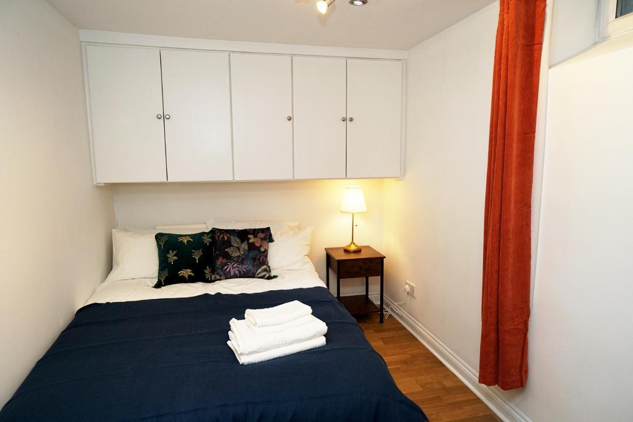 Cozy Retreat By Aresti Hotels Лондон Екстериор снимка